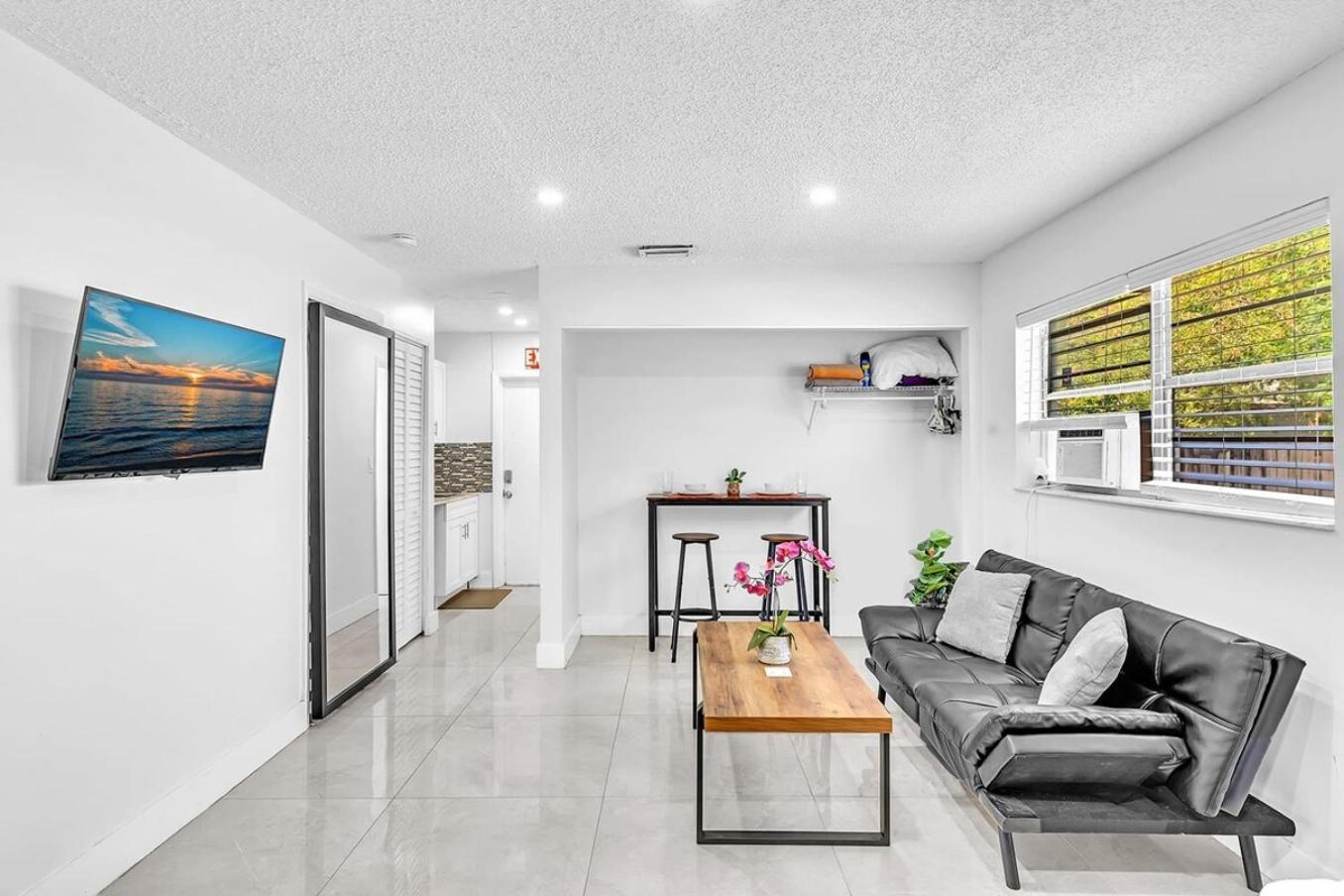 New 2 Bed Studio Close To Beach & Casino Ha04 Hollywood Exterior photo
