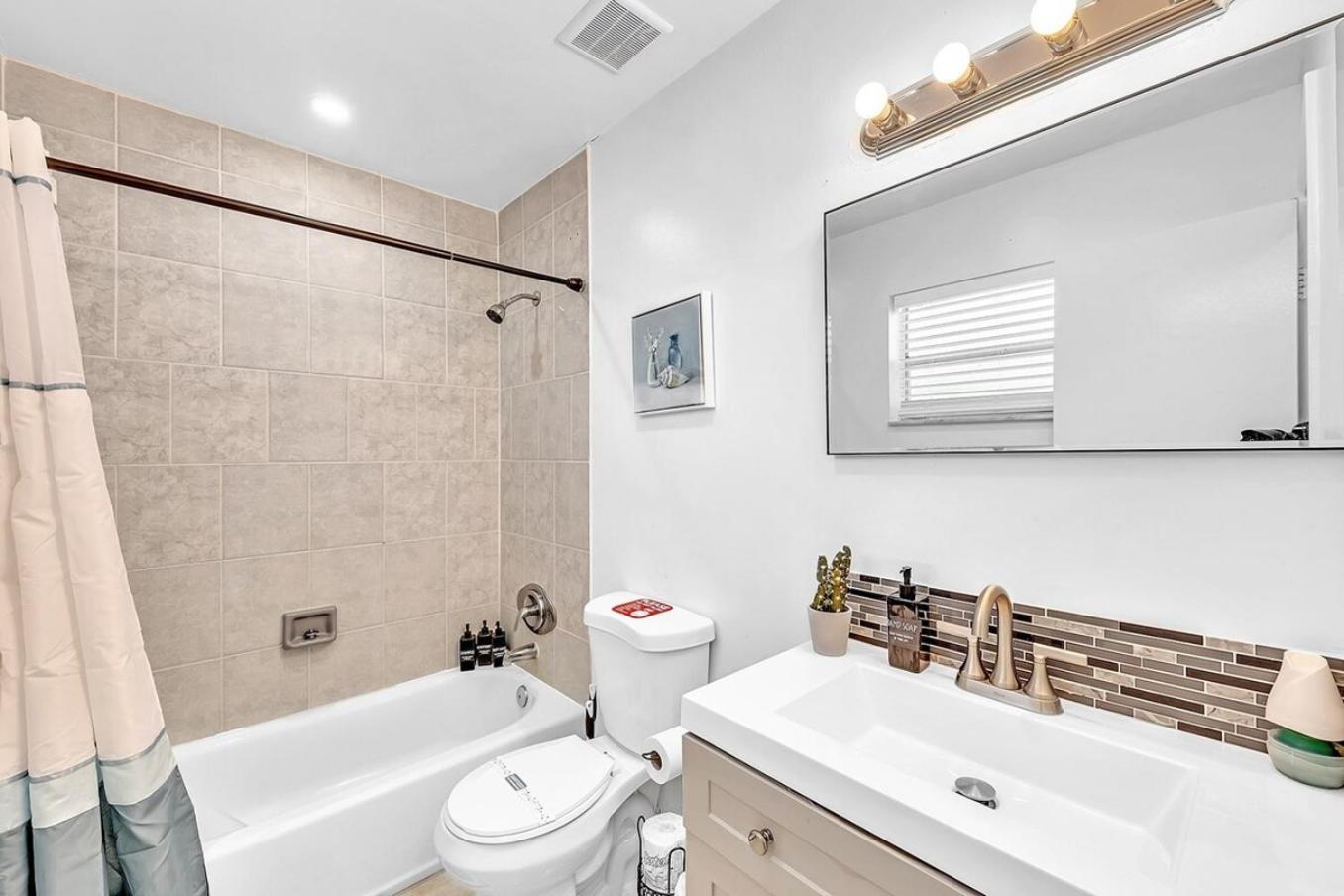 New 2 Bed Studio Close To Beach & Casino Ha04 Hollywood Exterior photo