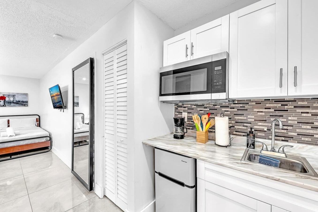 New 2 Bed Studio Close To Beach & Casino Ha04 Hollywood Exterior photo